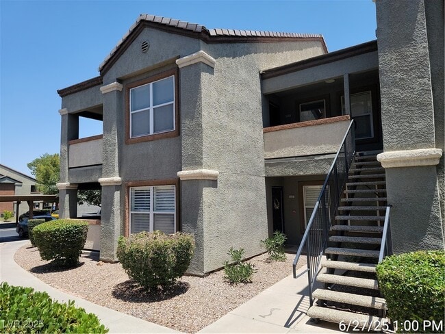 Photo - 555 E Silverado Ranch Blvd Unidad 2137 Rental