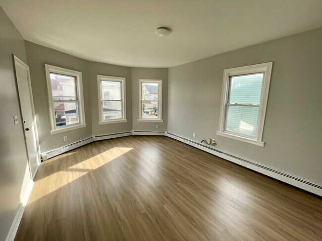 Photo - 48 Pekin St Unit 1