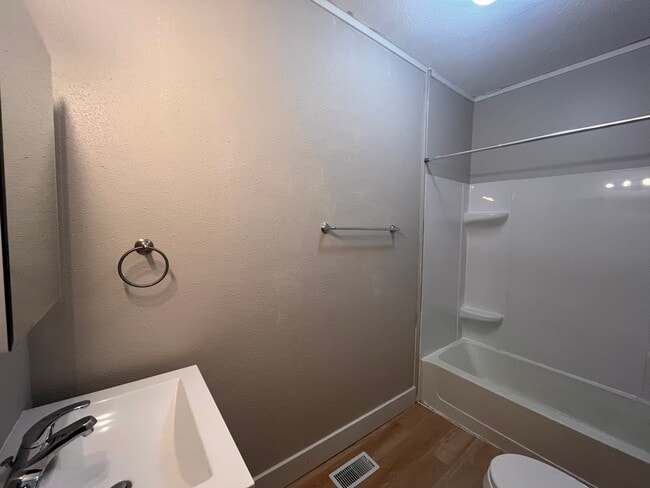 Photo - 700 W 8th Ave