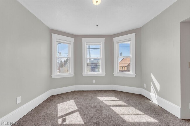 Photo - 9720 Denison Ave Unidad 2/UP