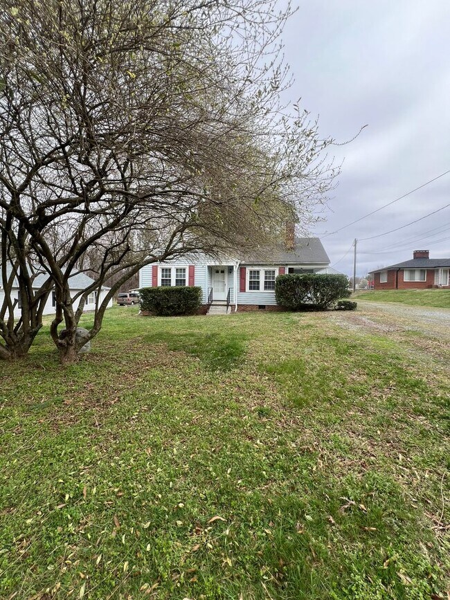 Charming Pleasant Garden Beauty! Rental House Rental in Pleasant