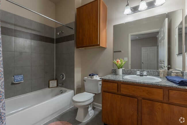 2BR, 2BA - 1,064SF - First Bathroom