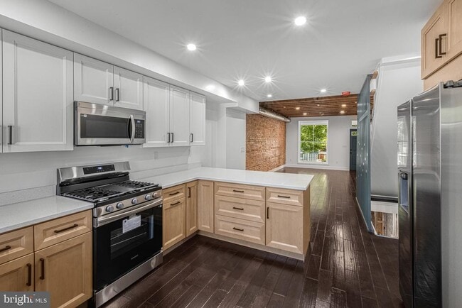 Photo - 325 W Lorraine Ave