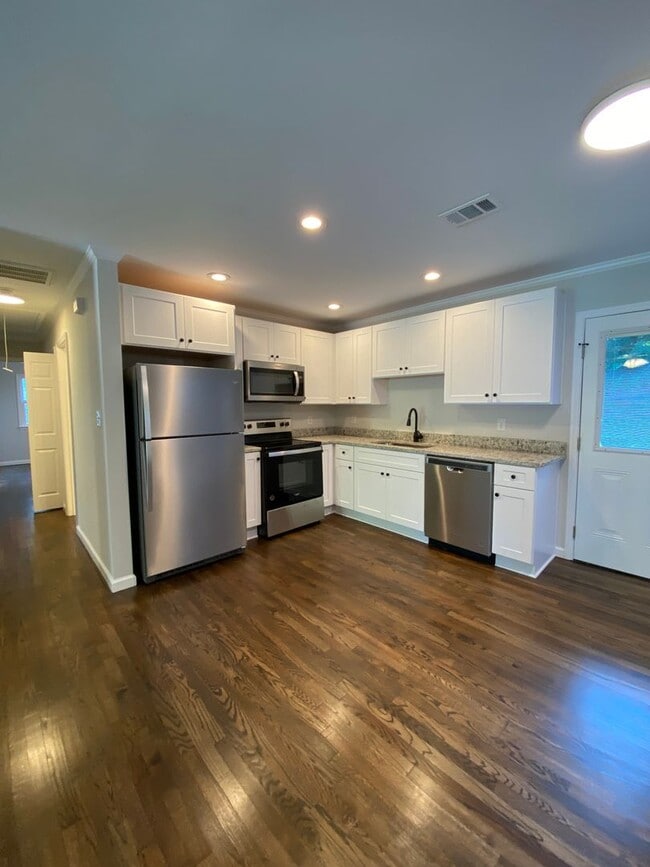 Building Photo - 255 Bailey St Unit 255 Bailey Street -  A