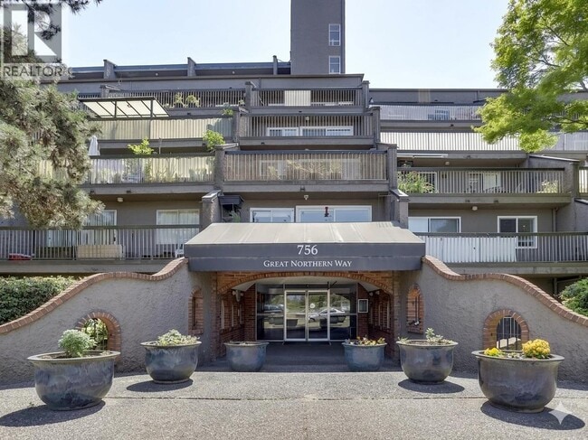 Photo - 774 Great Northern Wy Unité 409