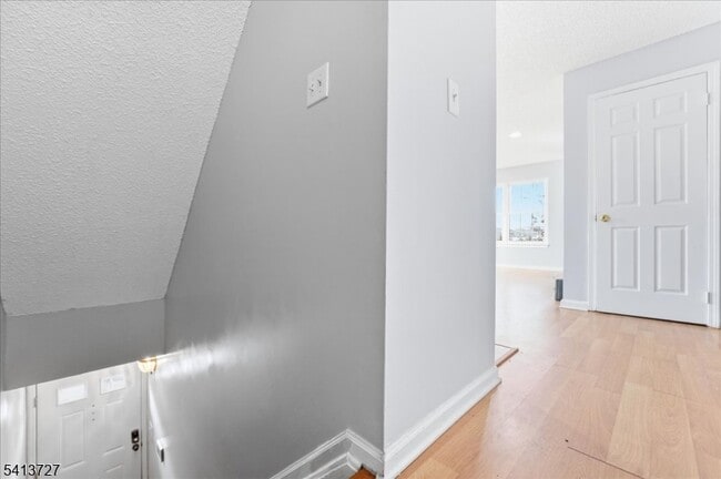 Photo - 47 Rutgers Dr