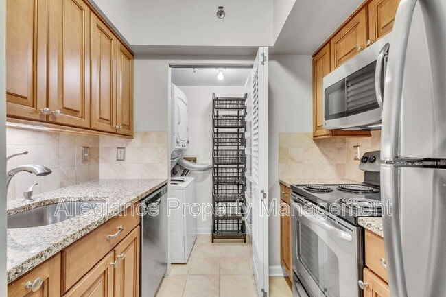 Photo - 1001 N Randolph St