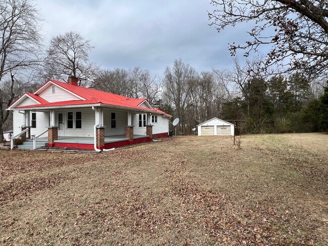 Building Photo - 400 Bradstone Dr