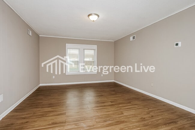 Photo - 3800 James Rd