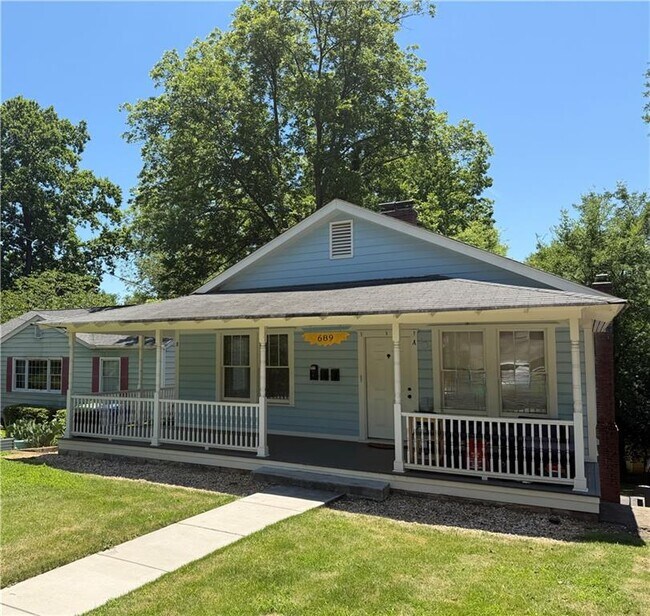 Photo - 689 Berne St SE