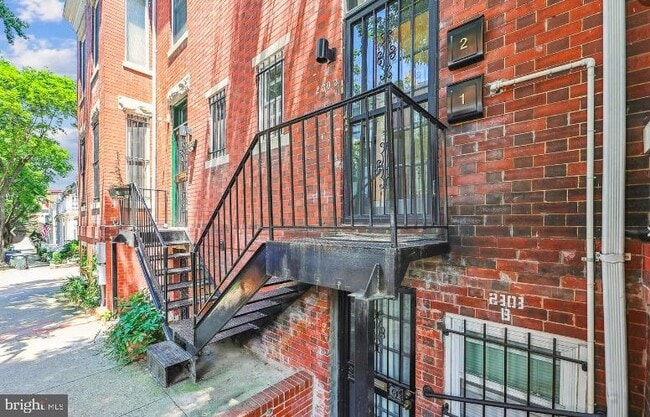 Photo - 2303 17th St NW