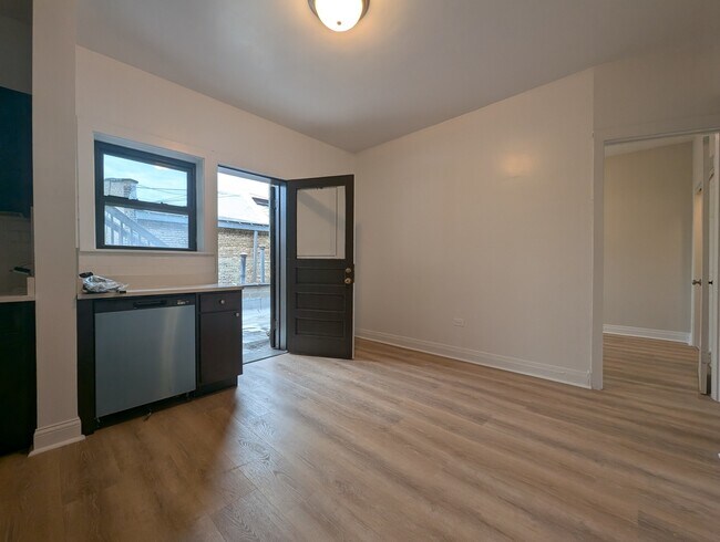 Photo - 2640 N Milwaukee Ave Unit 3