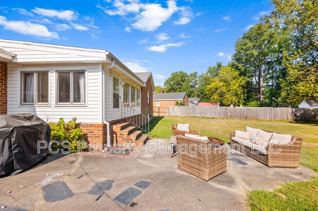 Photo - 1871 Pender Ave