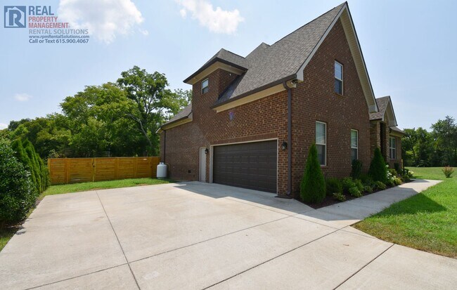 Photo - 4 BR PLUS bonus for lease in M'boro on 3 A...