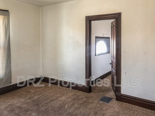 Photo - 1012 Bridge St NW Unit #2 Upper