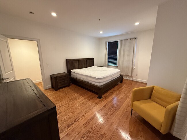 Photo - 37 Coffey St