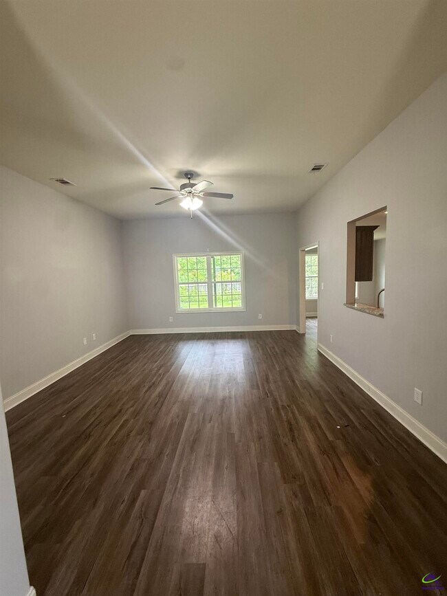 Photo - 120 Worchester Cir