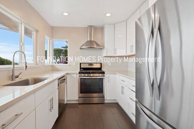 Photo - 1996 Centro W St