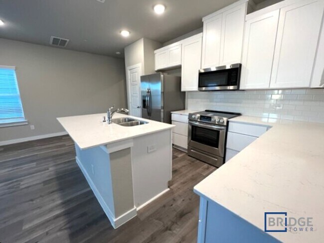 Photo - 333 N Centro Circle, Shenandoah, TX 77385