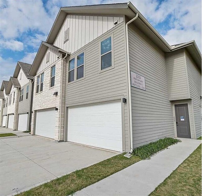 Photo - 2345 Pratum Wy Townhome