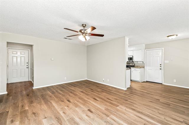 656 Sue Ann Ln