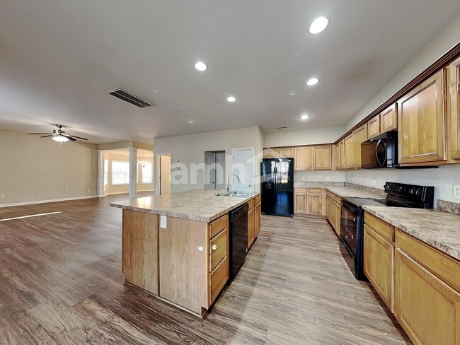 Photo - 2476 Ingleside Dr