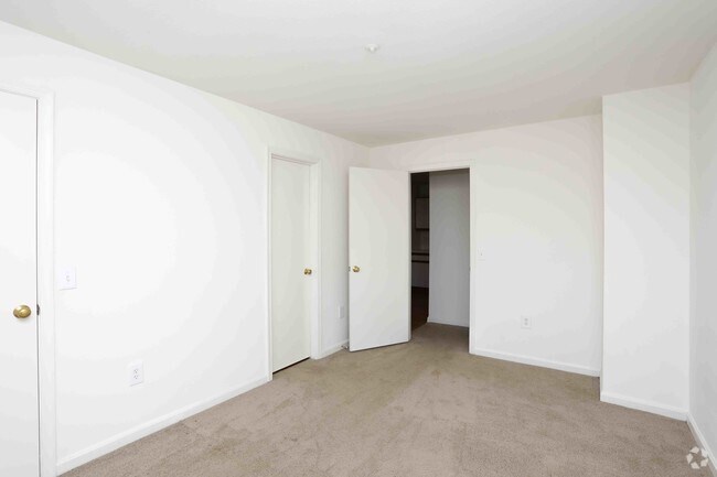 2BR, 2BA - 1,010 SF - Albemarle - Highland Commons