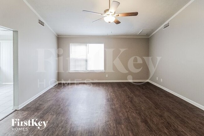 Photo - 401 Hemlock Dr