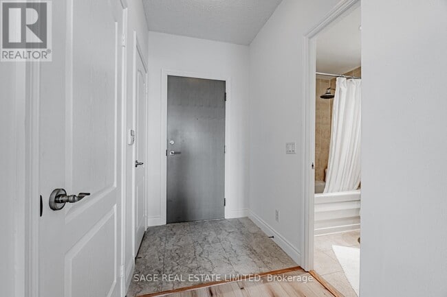 Photo - 319 Merton St Unit 1205