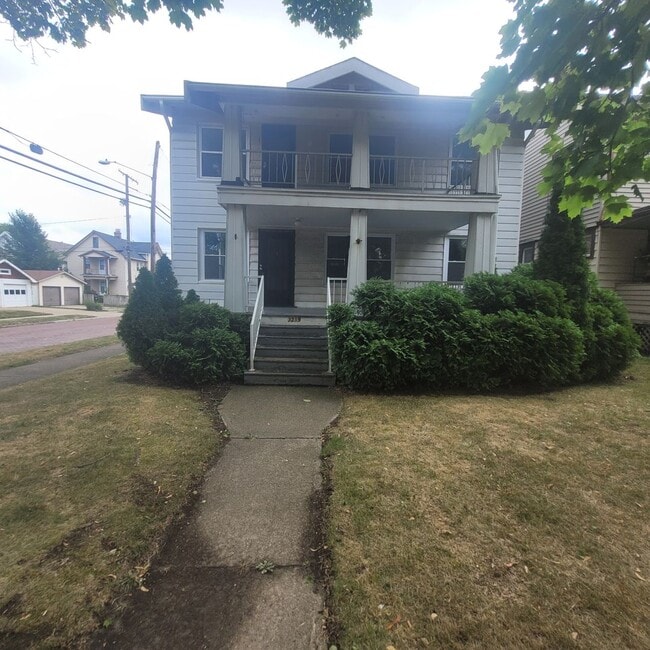 Photo - 3219 W 114th St Apartment Unit UP