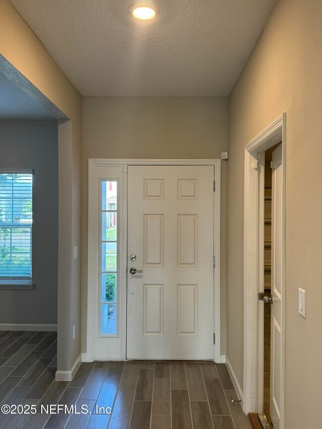 Photo - 1742 Amberly Dr