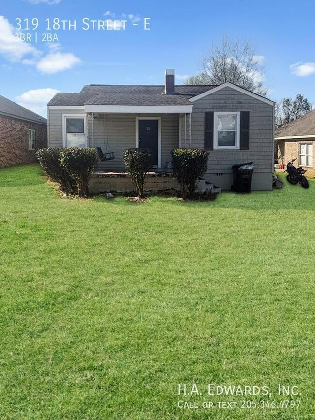 Building Photo - 319 18th St