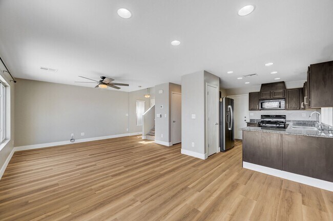 Photo - 9930 Stiges St