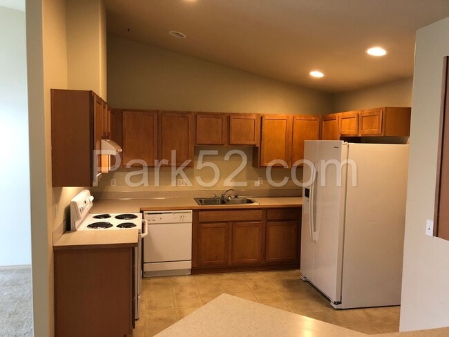 Photo - 3-Bedroom Duplex Home - Gated Community - South Hill Unit 15504