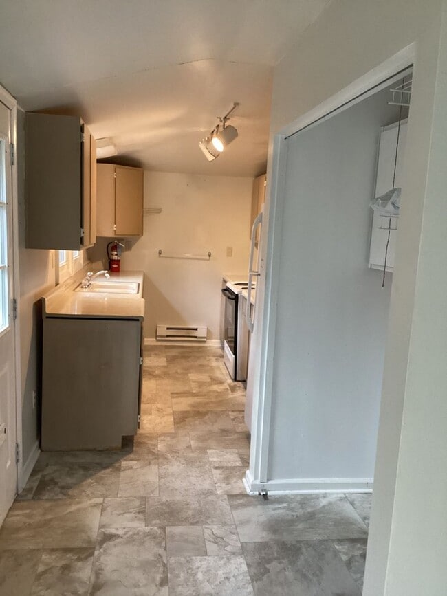 Photo - 440 N Earl St