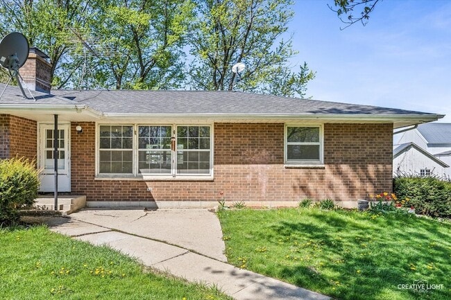 Building Photo - 8N470 Thomas Rd
