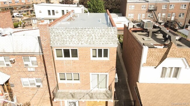 Photo - 59-29-5971 71st St Unidad 2