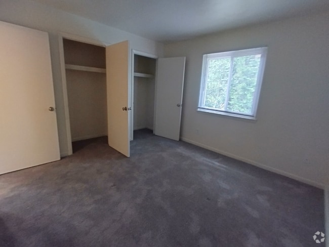 Building Photo - 600 Reusens Rd Rental