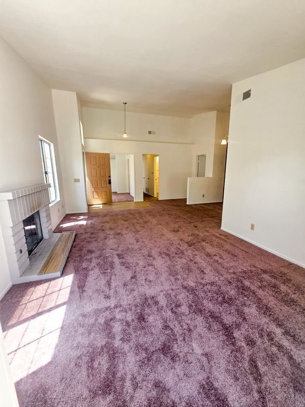 980 Oakland Hills Dr