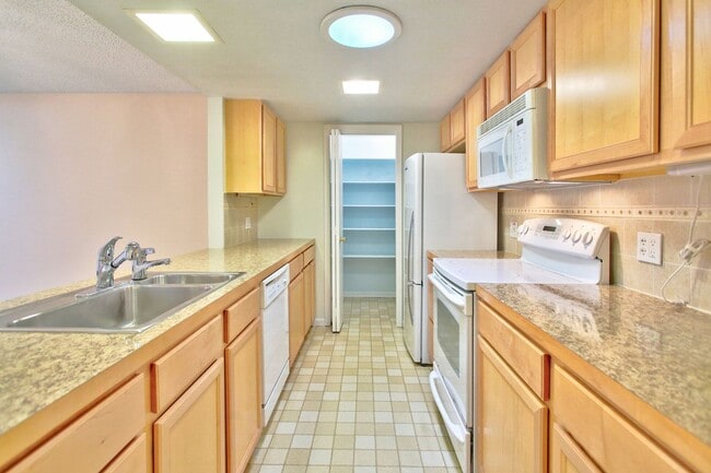 Photo - 2 Bedroom Condo On Holland's South Side