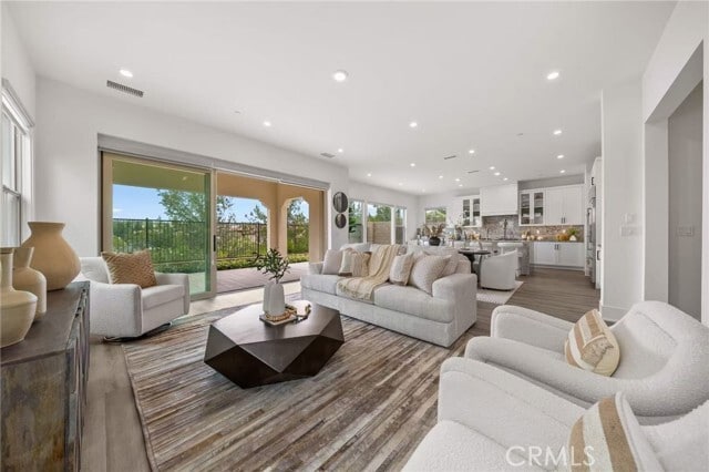 Photo - 59 Longchamp