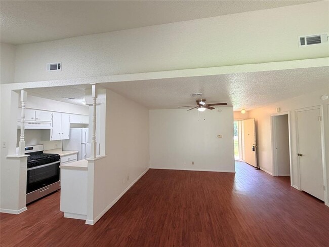 5206 Village Trail