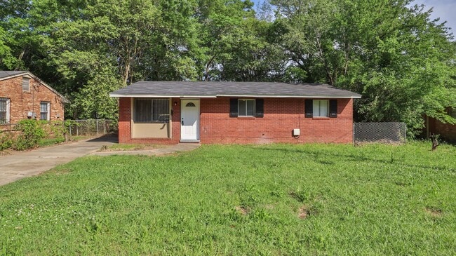 Building Photo - Total Electric! 3BR/1BA
