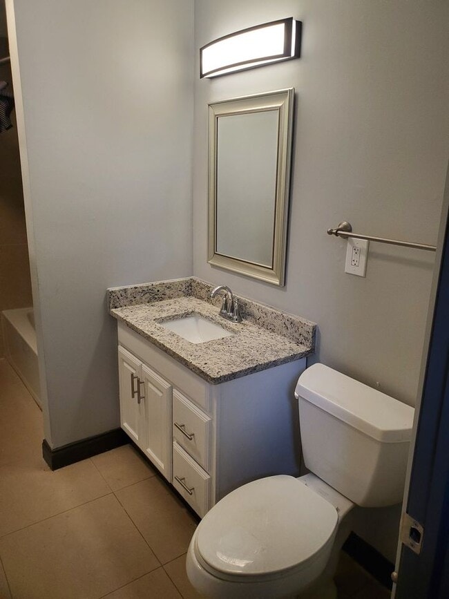 Photo - 957 Harrison Ave Unidad A