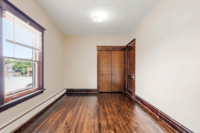 Photo - 319 Chicago Ave