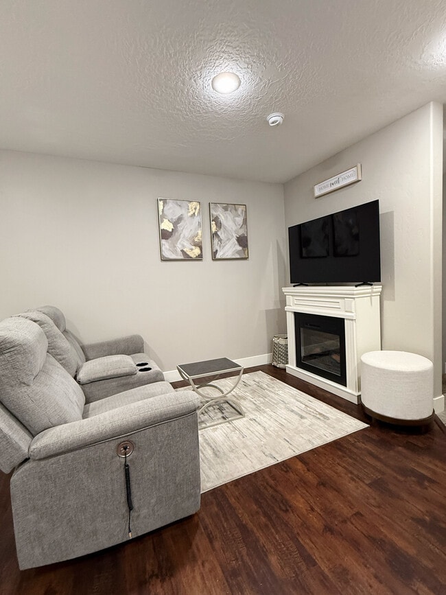 Photo - 427 W 600 N