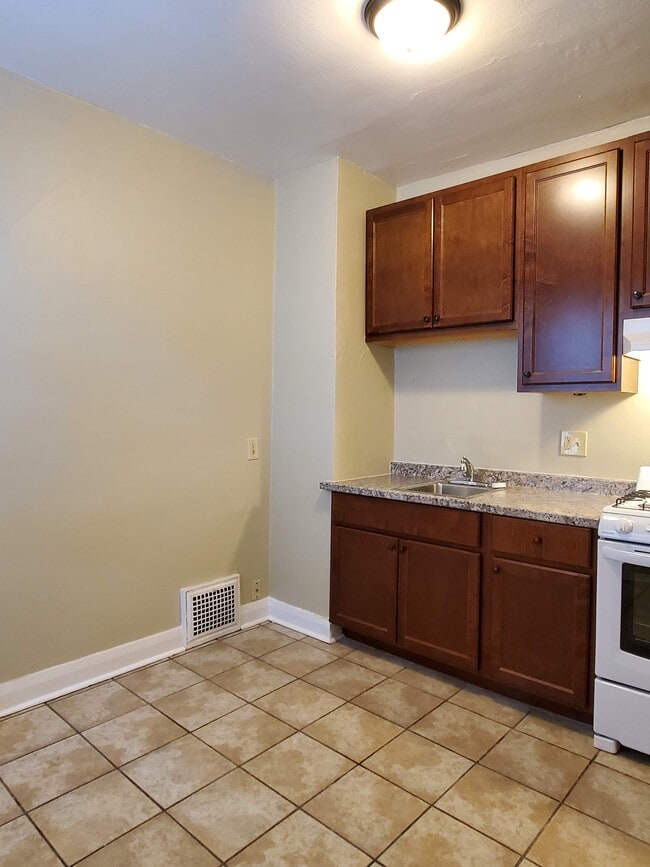 Photo - 1927 E Hillcrest Ave Unidad 3