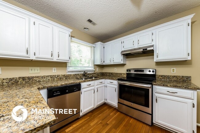 Photo - 7141 Avenbury Cir