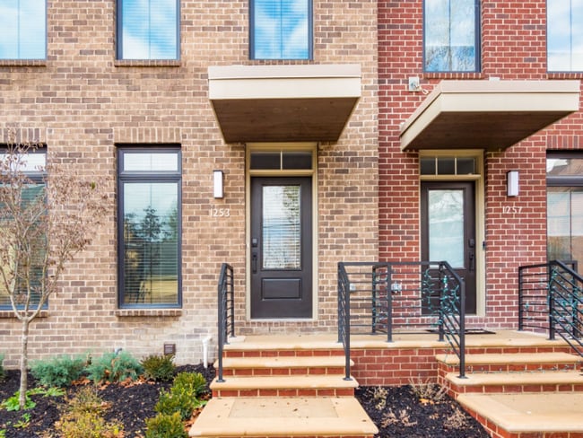 Photo - 1253 Perry St