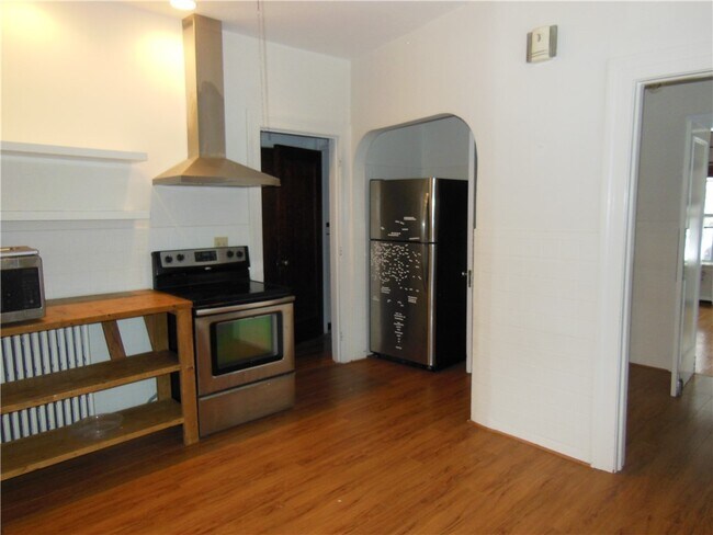 Photo - 369 Westminster Rd